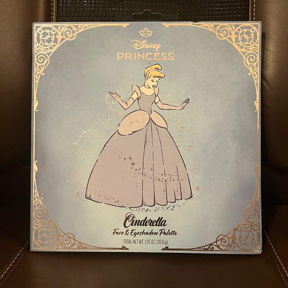 Large Disney Princess Cinderella Face & Eyeshadow Palette with Mirror